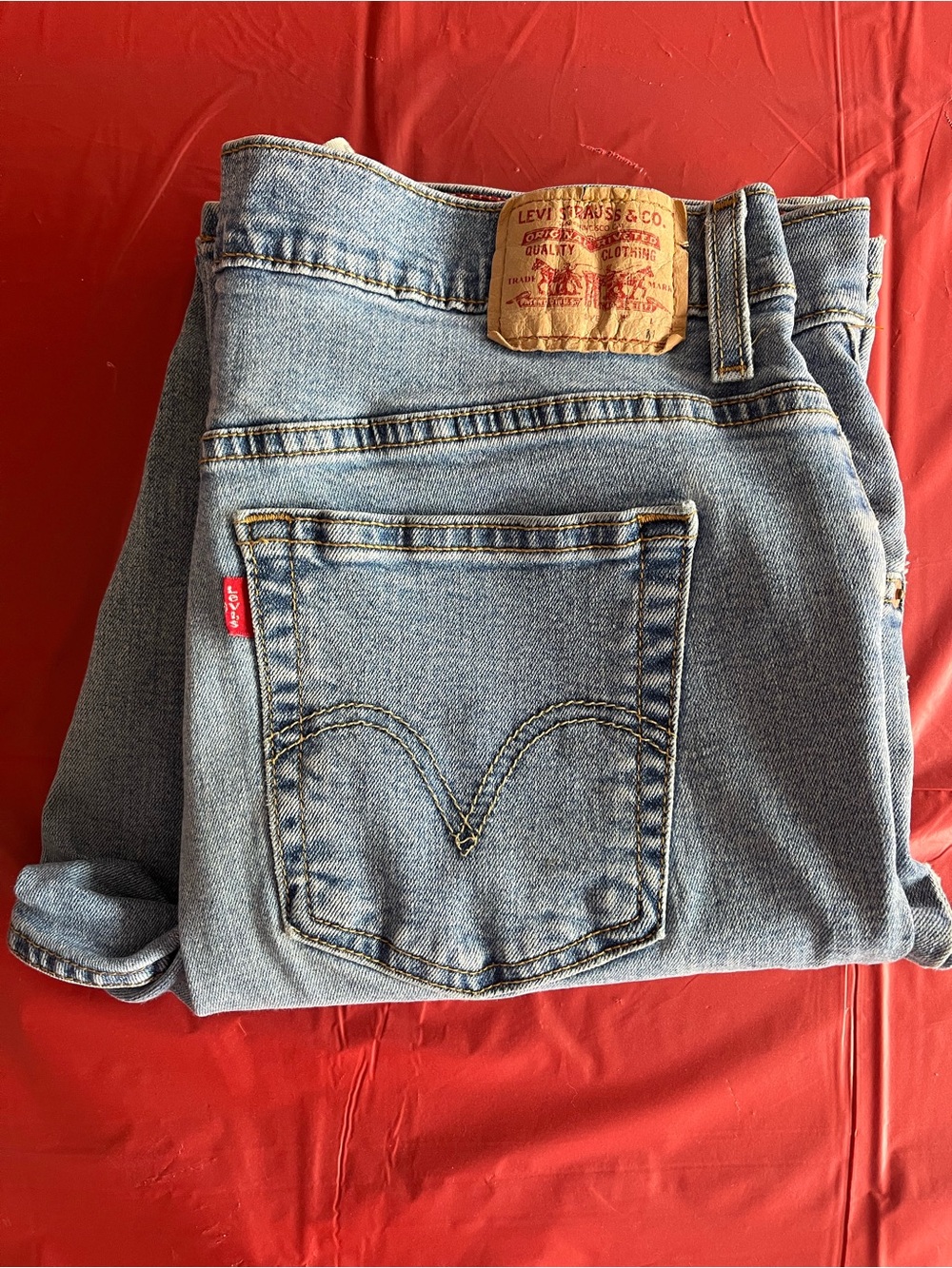 Levi's 550 Women’s 32/30 Light Blue Denim Jeans